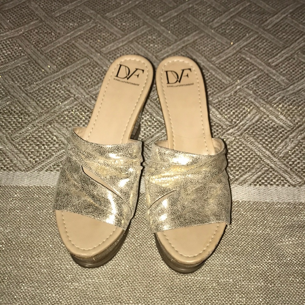 Diane von Furstenberg metallic and cork wedges sz8